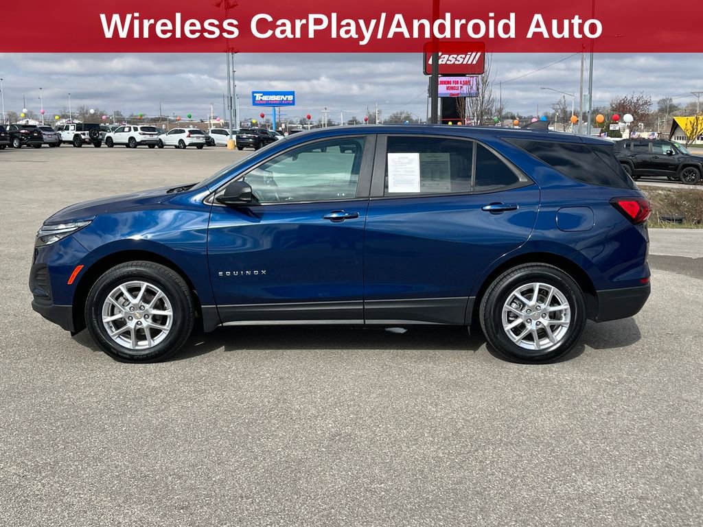 Used 2023 Chevrolet Equinox LS AWD/4WD image 2