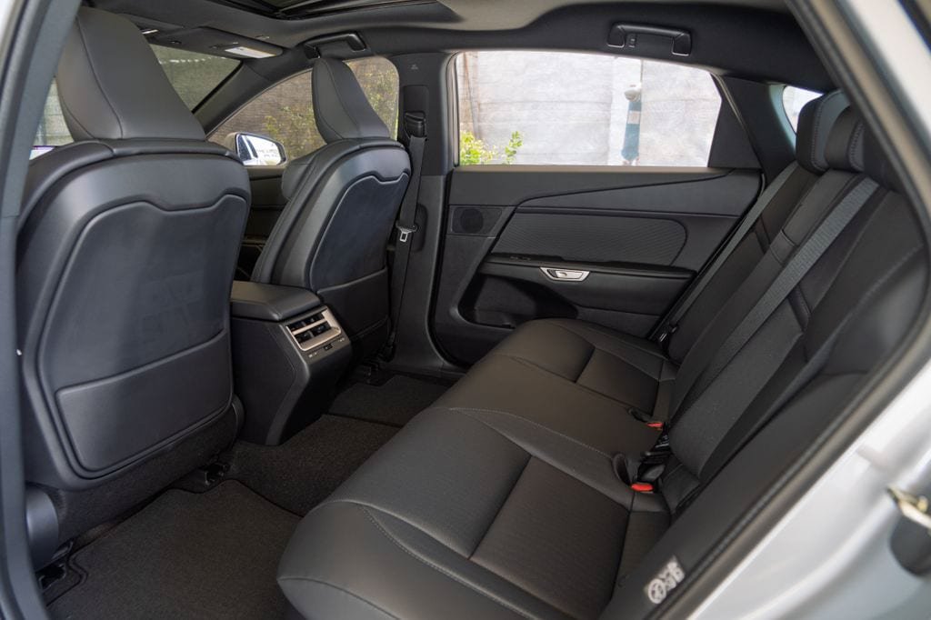 New 2026 Lexus ES 500e AWD/4WD image 17