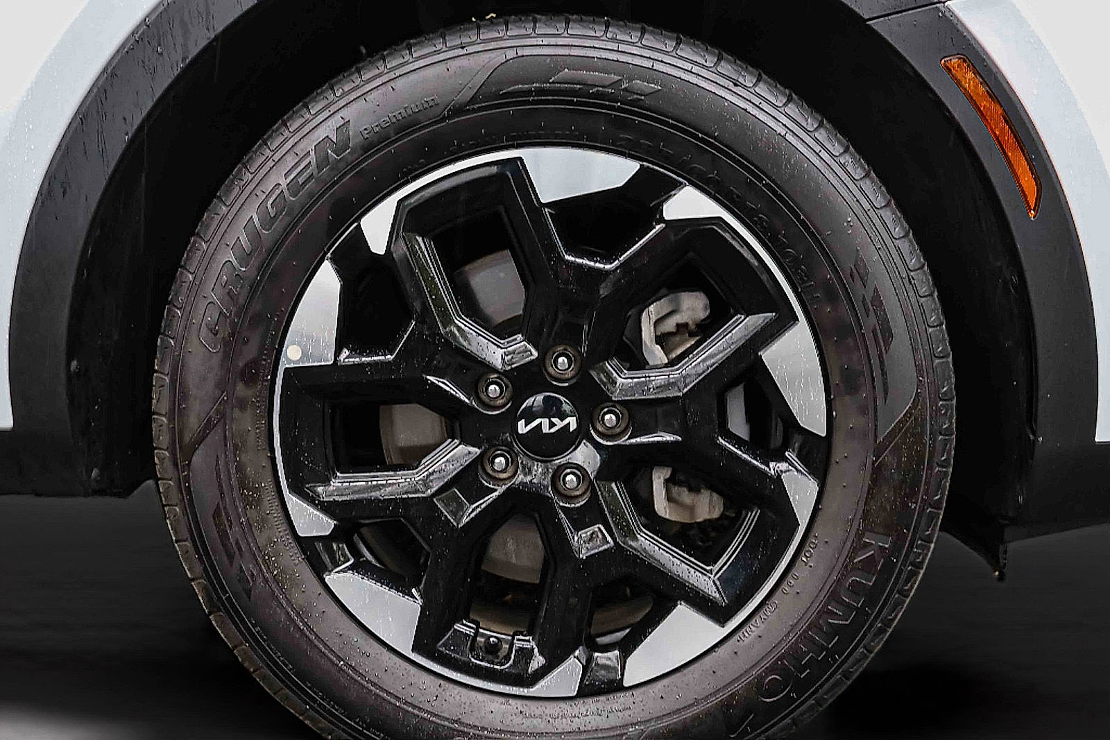 Certified 2025 Kia Sorento S FWD image 29