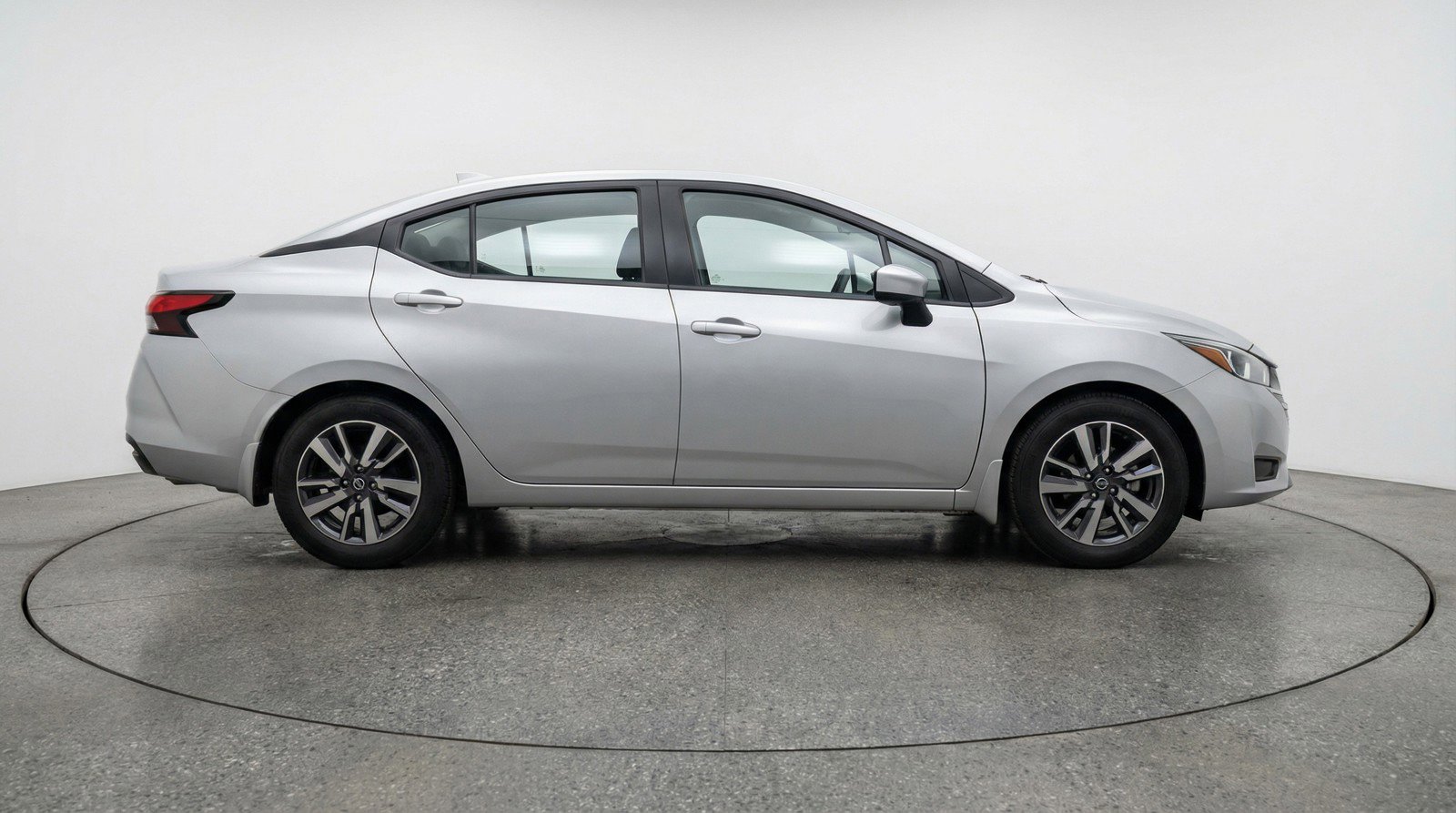 Used 2025 Nissan Versa SV FWD image 11