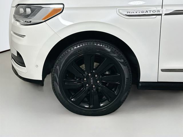 Used 2023 Lincoln Navigator L Reserve image 34