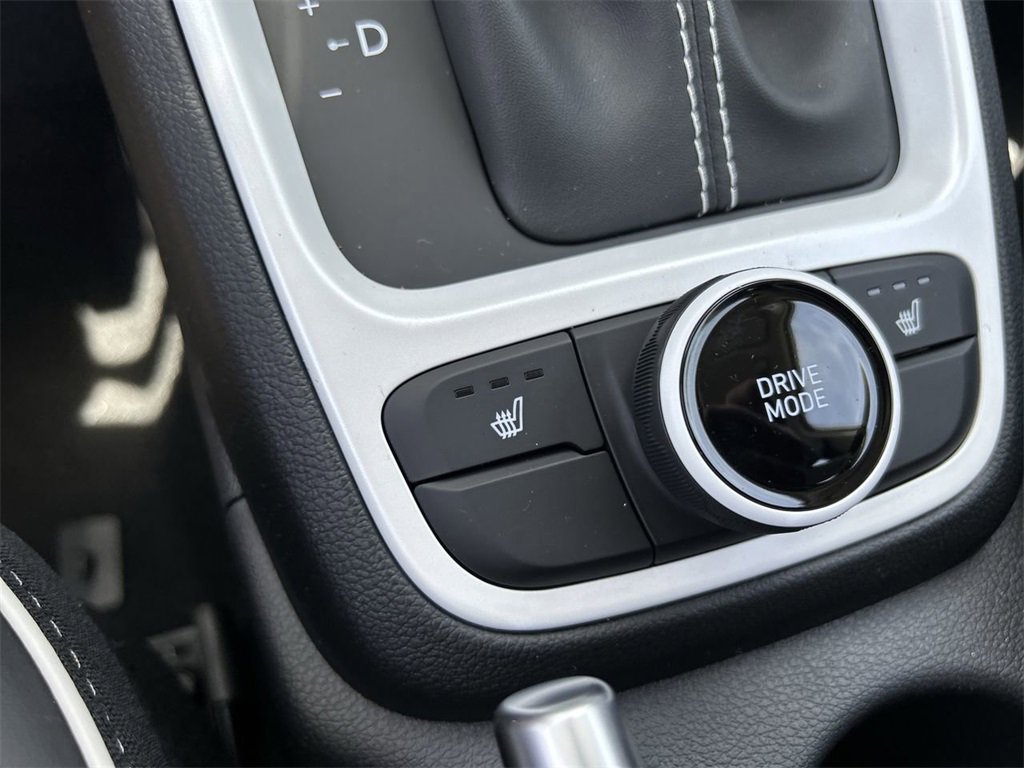 New 2025 Hyundai Venue Limited image 8