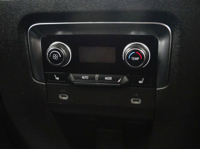 Used 2023 Chevrolet Suburban High Country image 27