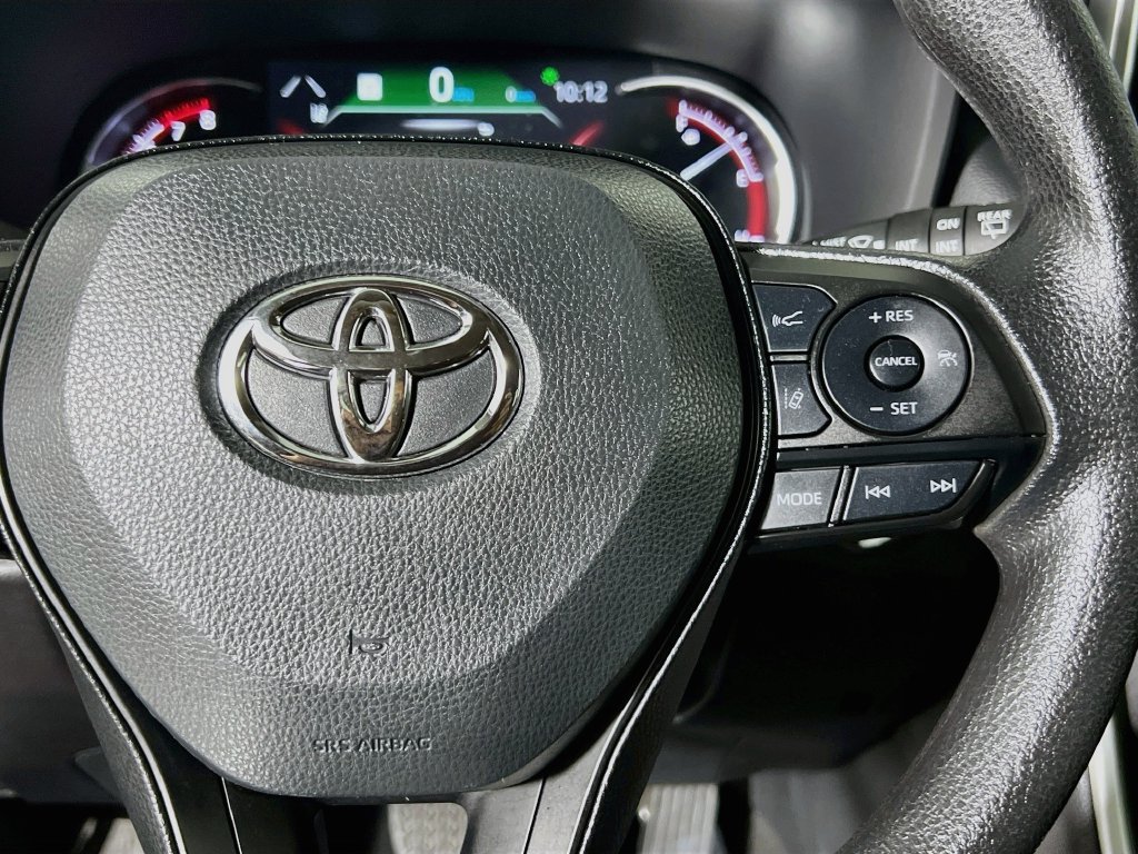 Used 2025 Toyota RAV4 XLE FWD image 17