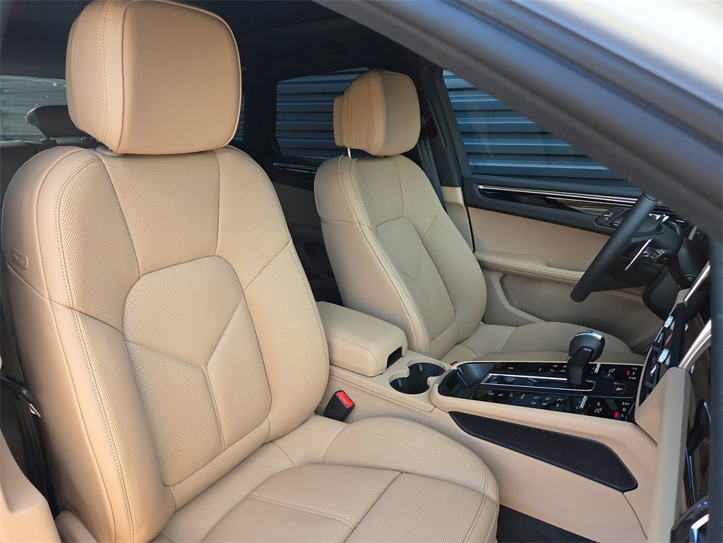 New 2026 Porsche Macan image 19