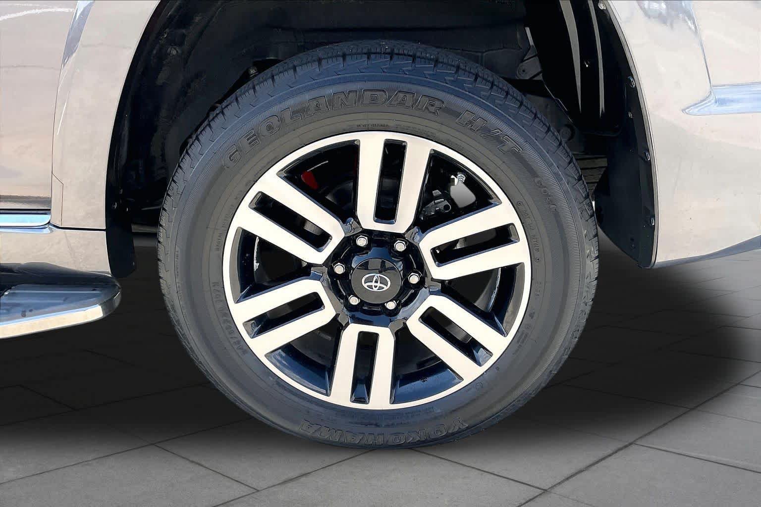 Used 2021 Toyota 4Runner Limited AWD/4WD image 19