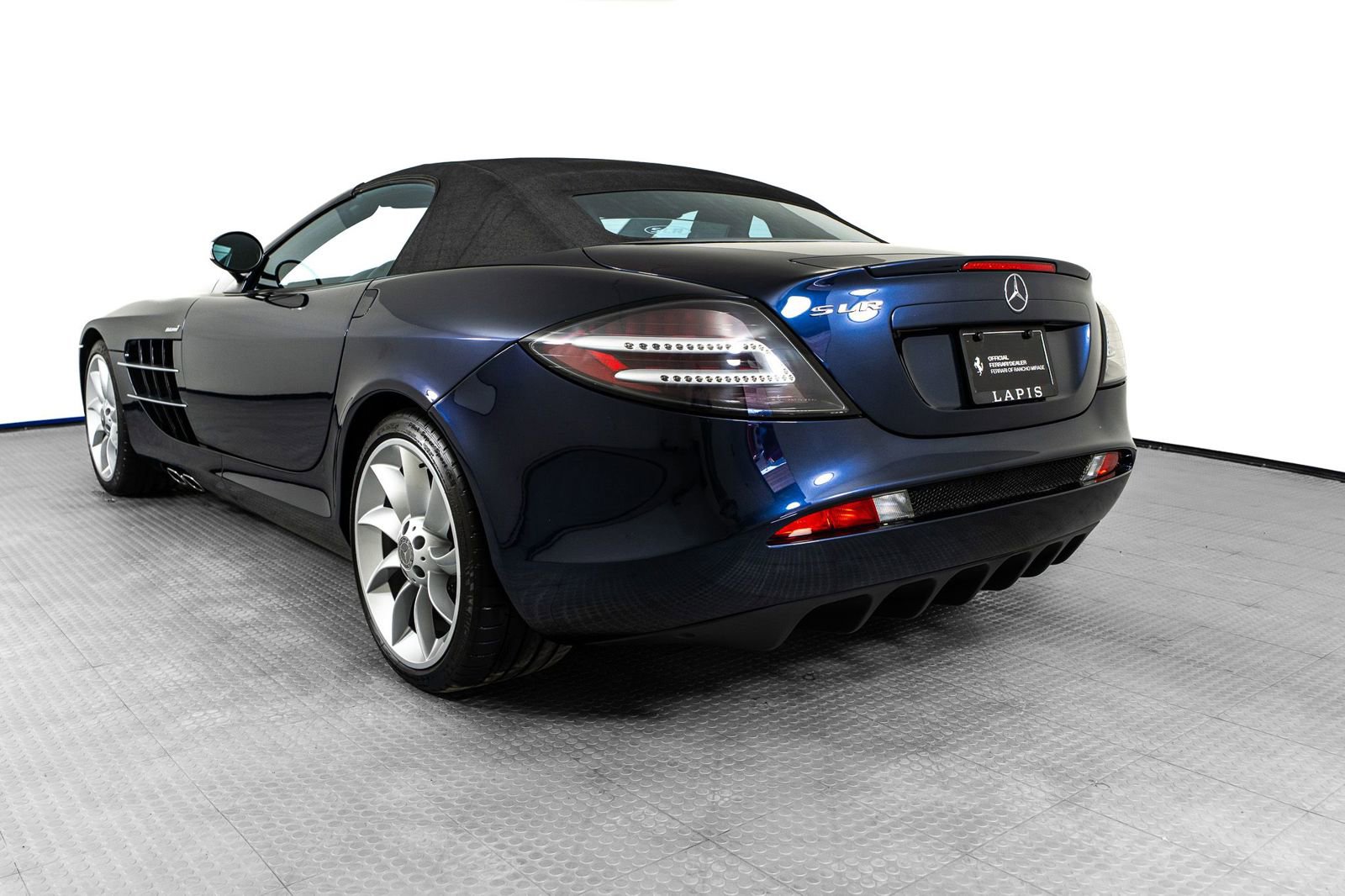 Used 2008 Mercedes-Benz SLR image 4