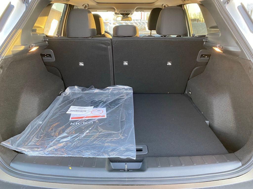 New 2026 Nissan Kicks SV w/ SV Premium Package image 30