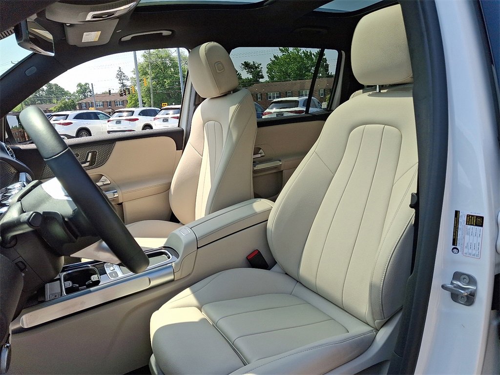 Certified 2025 Mercedes-Benz GLB 250 4MATIC image 13