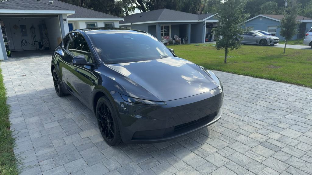 Used 2026 Tesla Model Y Long Range RWD image 2
