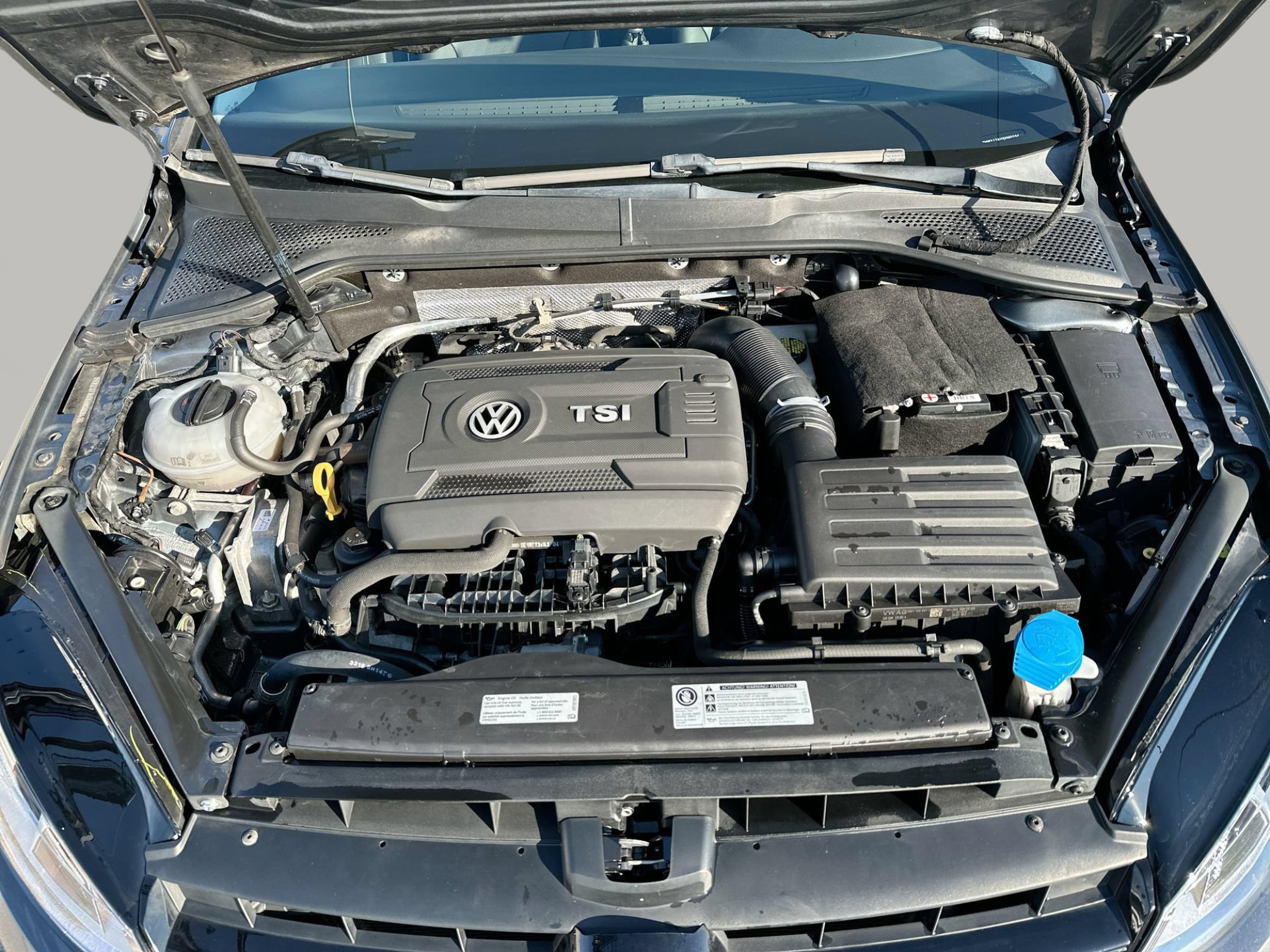 Used 2017 Volkswagen Golf 4-Door FWD image 18
