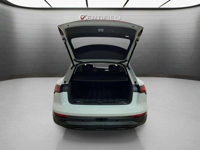 Used 2024 Audi Q8 e-tron Premium Plus w/ Premium Plus Package image 7