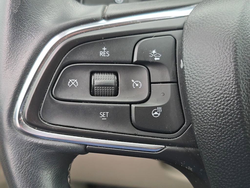 Used 2022 Buick Envision Essence w/ Technology Package I FWD image 17