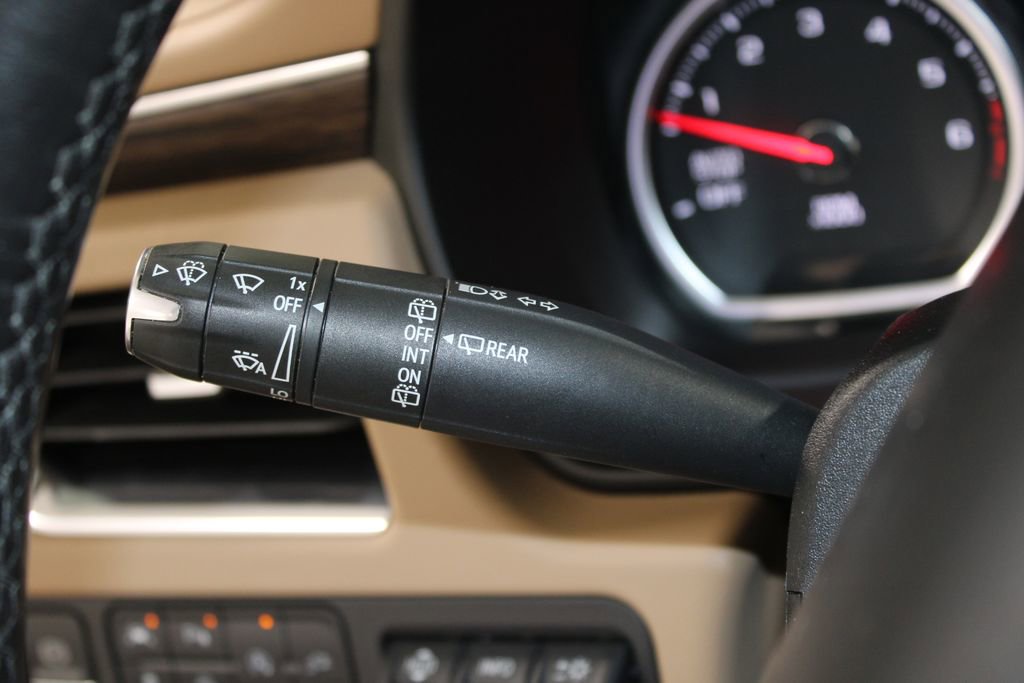 Used 2021 Chevrolet Tahoe Premier w/ Premium Package AWD/4WD image 40