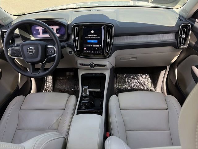 Certified 2023 Volvo XC40 B4 Plus w/ Protection Package Premier FWD image 17