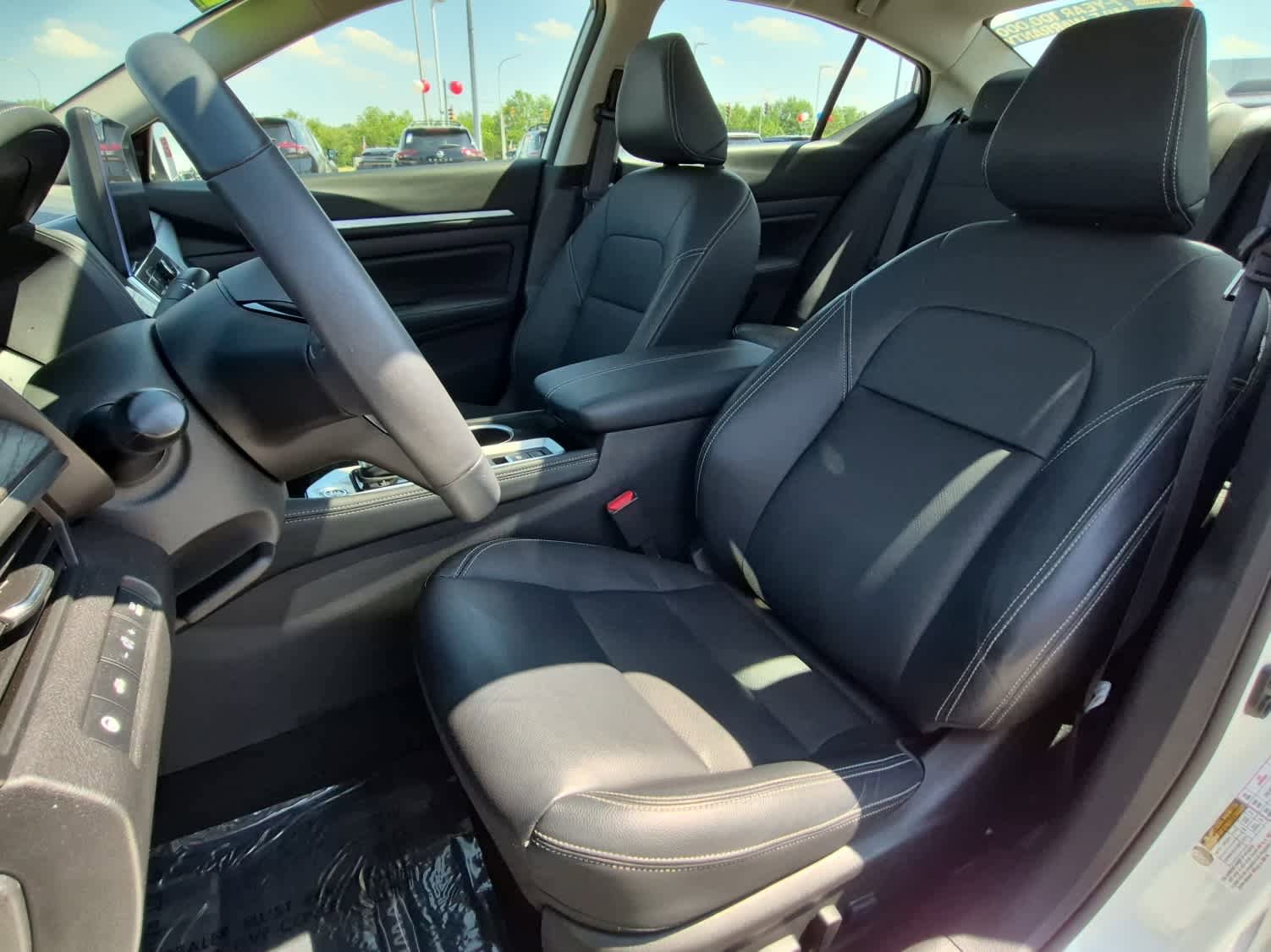 Used 2024 Nissan Altima 2.5 SL FWD image 10