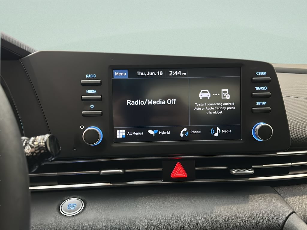 Certified 2025 Hyundai Elantra Hybrid FWD image 24