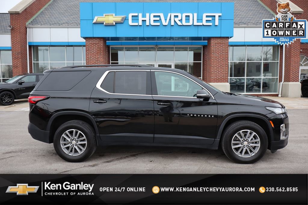 Used 2023 Chevrolet Traverse LT image 1