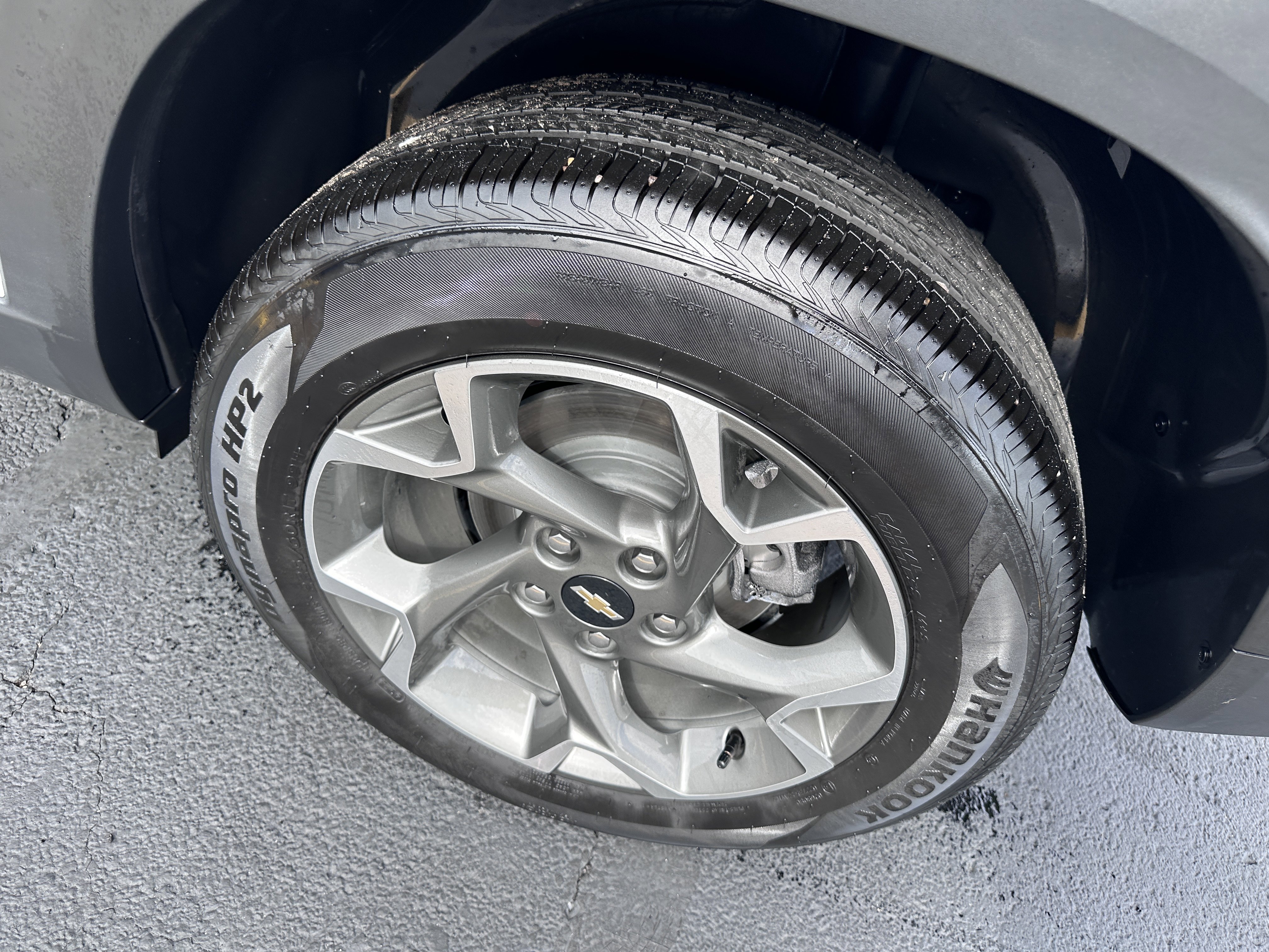 Used 2025 Chevrolet Trax LT w/ Driver Confidence Package image 9