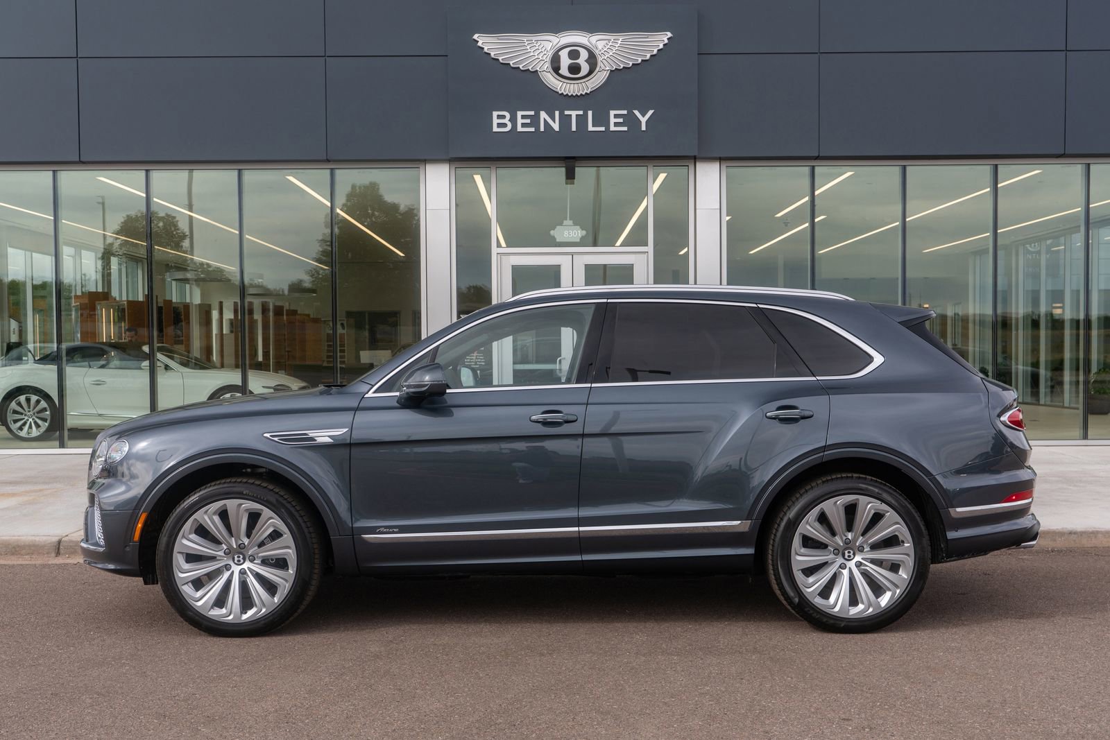 New 2025 Bentley Bentayga image 7