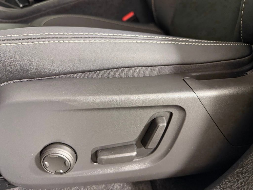 Used 2023 Volvo XC40 Recharge Ultimate w/ Protection Package Premier image 24