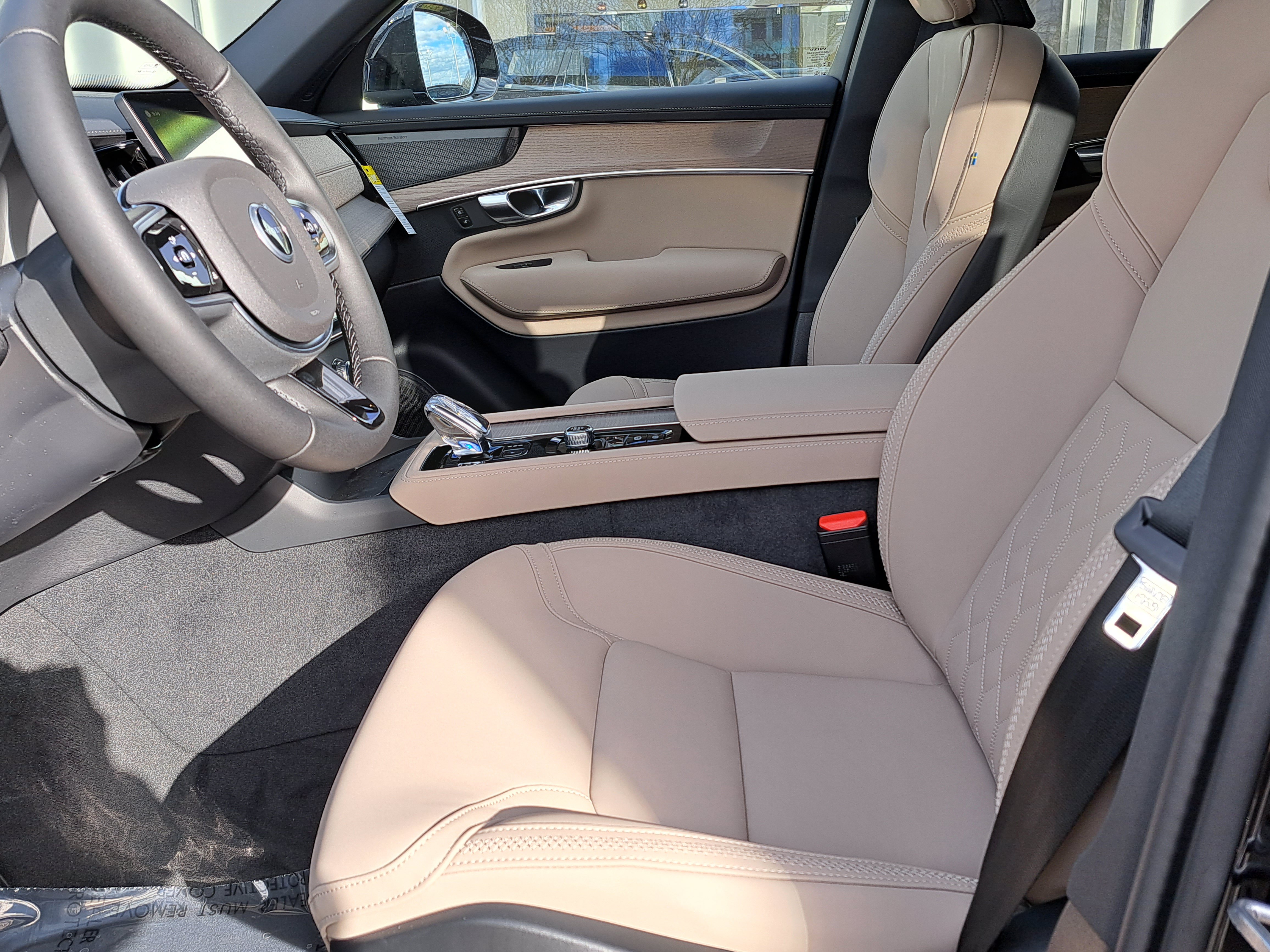 New 2026 Volvo XC90 T8 Plus AWD/4WD image 6