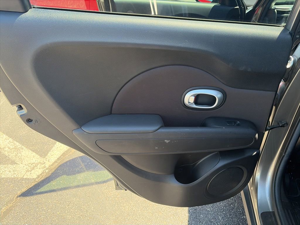 Used 2016 Kia Soul FWD image 19