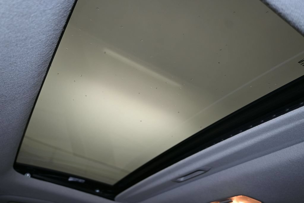 Used 2025 Hyundai Elantra Limited FWD image 22