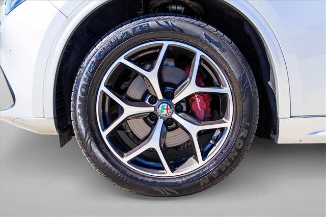 Used 2020 Alfa Romeo Stelvio Ti AWD/4WD image 9