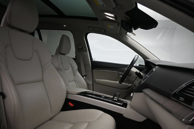 Used 2024 Volvo XC90 B5 Plus w/ Protection Package Premier AWD/4WD image 33