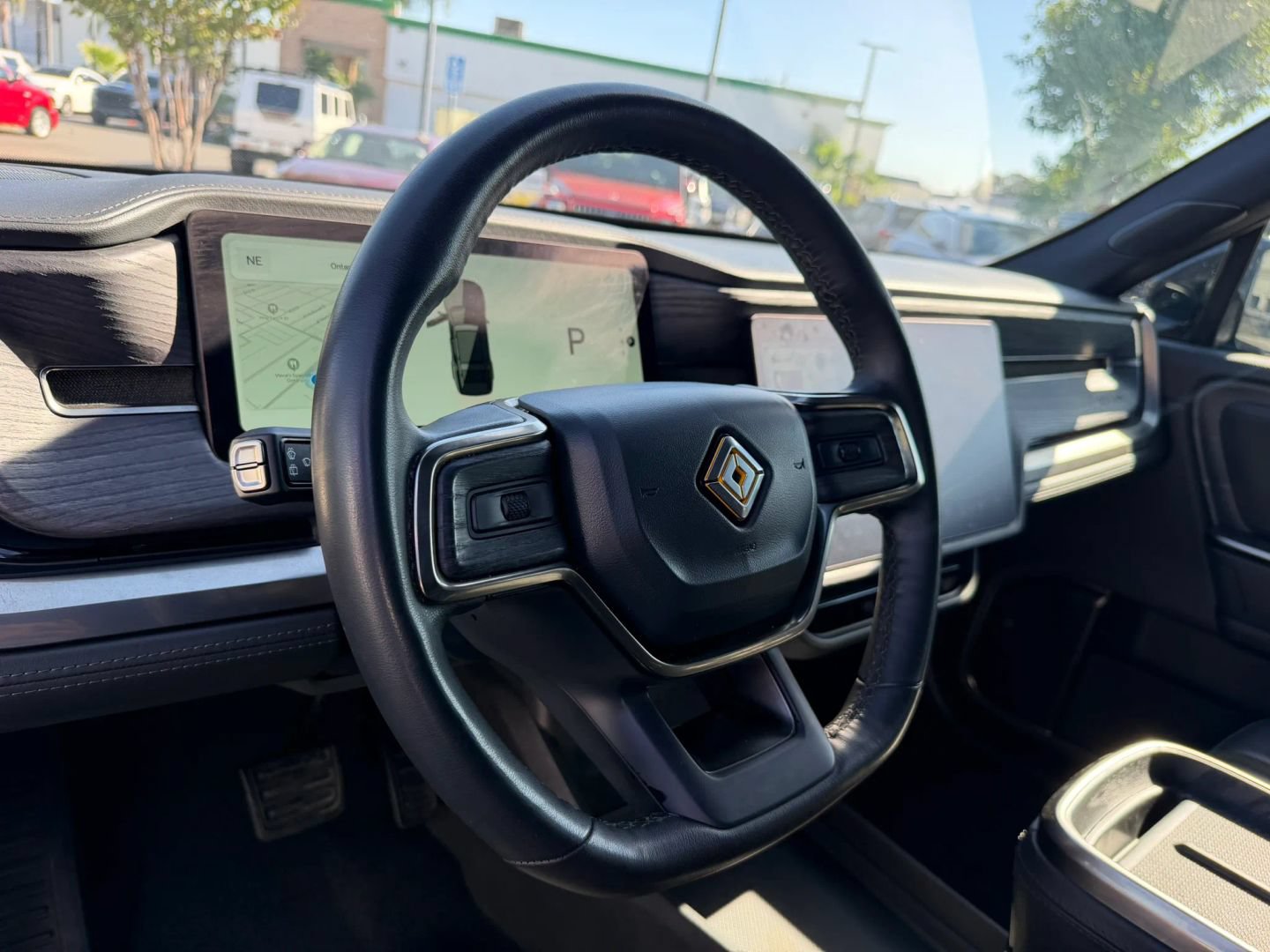 Used 2025 Rivian R1S Adventure Dual AWD/4WD image 26