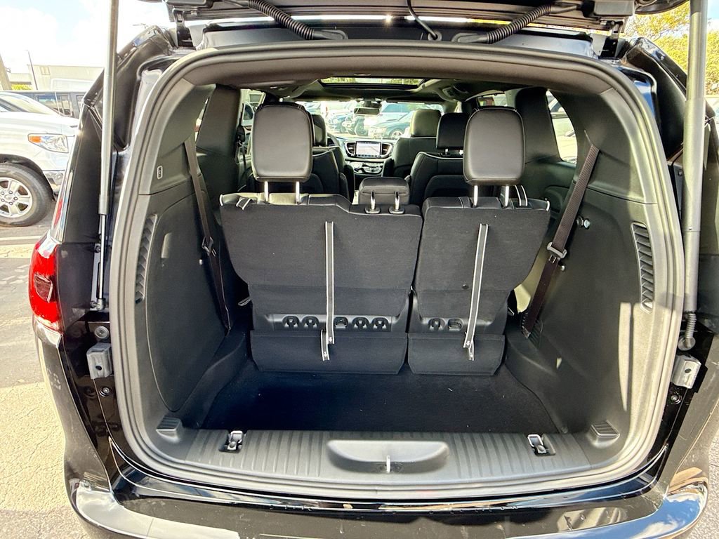 New 2026 Chrysler Pacifica Limited w/ S Appearance Package image 29