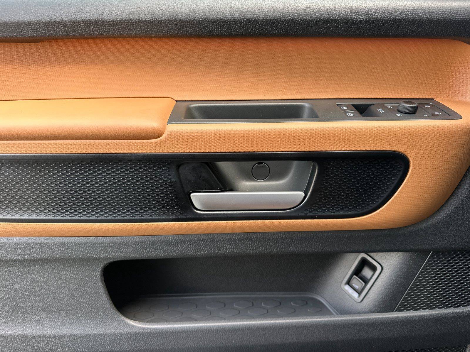 New 2025 Volkswagen ID. Buzz Pro S RWD image 10