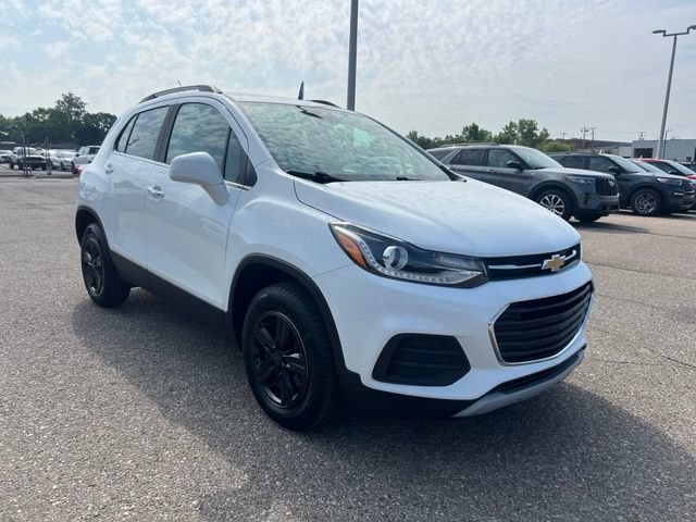 Used 2018 Chevrolet Trax LT w/ LT Convenience Package AWD/4WD image 3