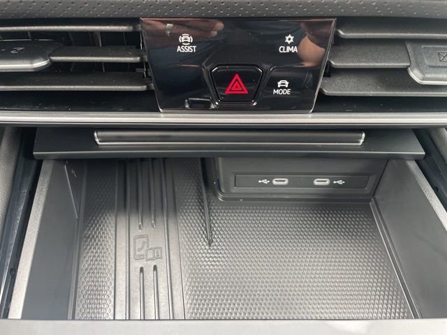 Certified 2025 Volkswagen Atlas SE image 21