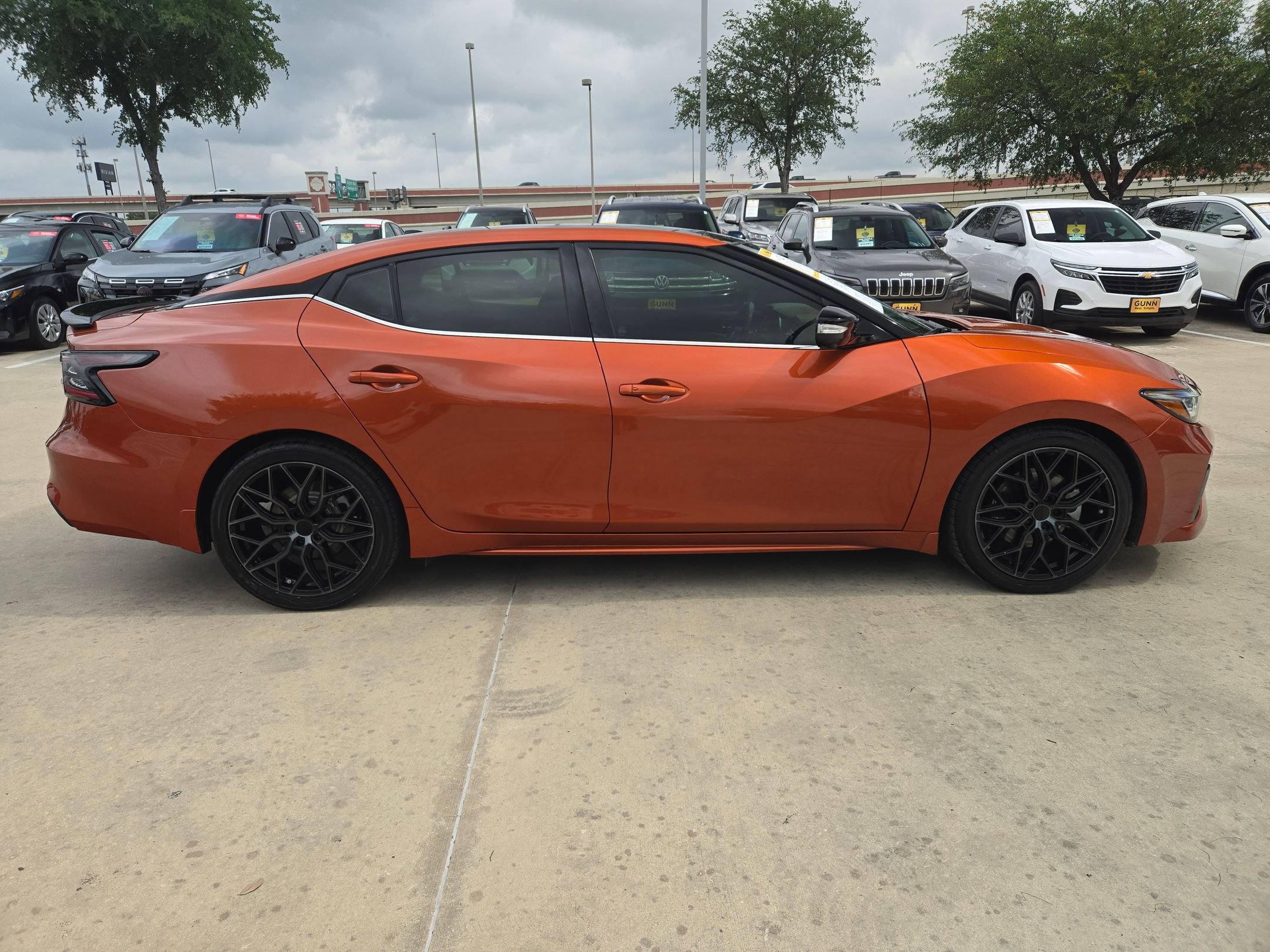 Used 2019 Nissan Maxima SR w/ Premium Package image 3