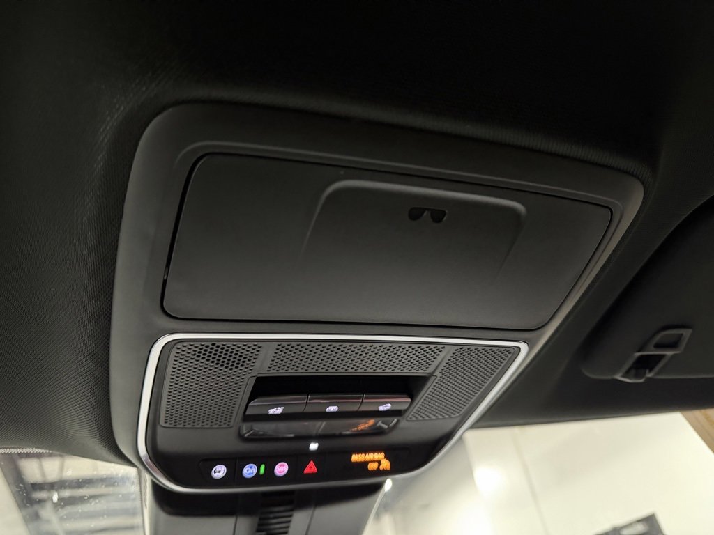 New 2026 Chevrolet Traverse RS image 24