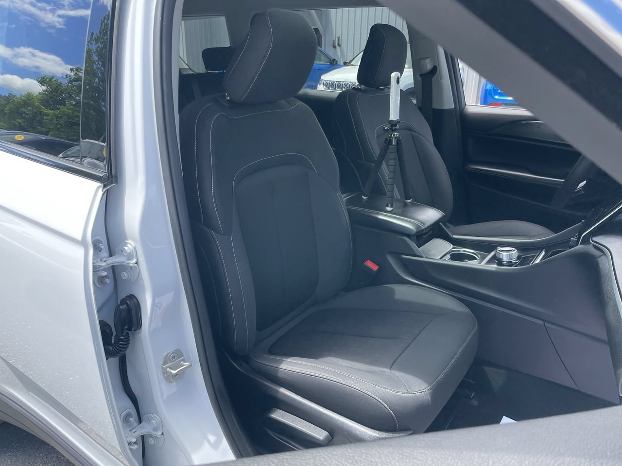 Used 2023 Jeep Grand Cherokee L Laredo AWD/4WD image 25