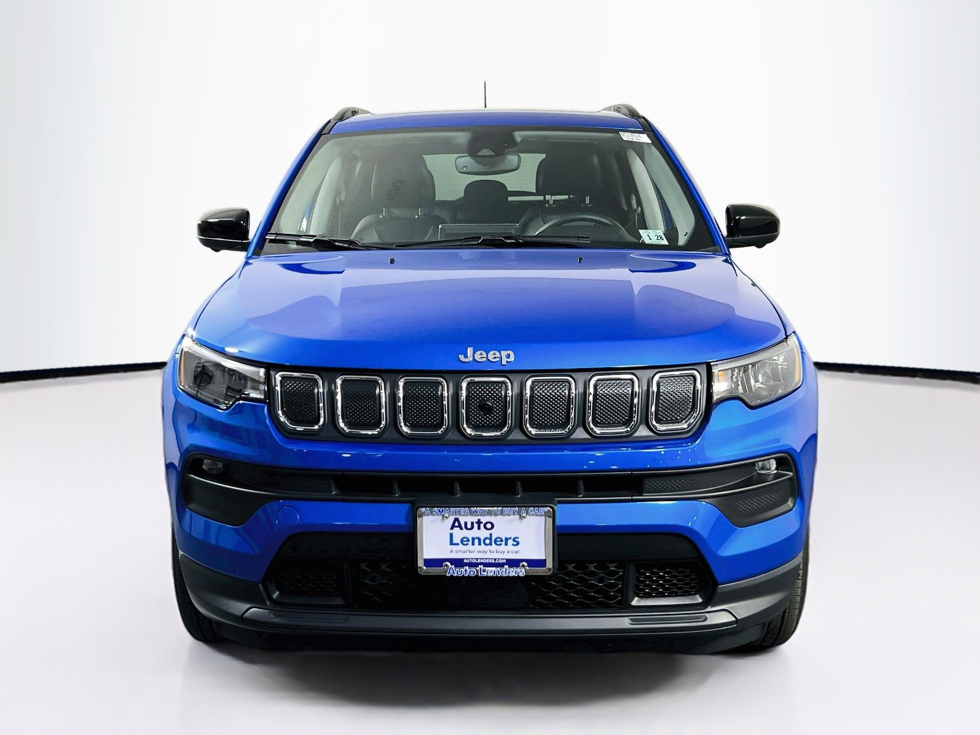 Used 2022 Jeep Compass Latitude w/ Sun and Sound Group AWD/4WD image 2