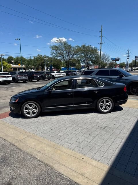 Used 2013 Volkswagen Passat TDI SEL Premium FWD image 12