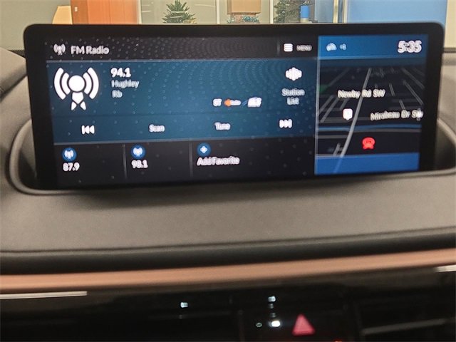 Certified 2023 Acura MDX FWD w/ Technology Package image 16