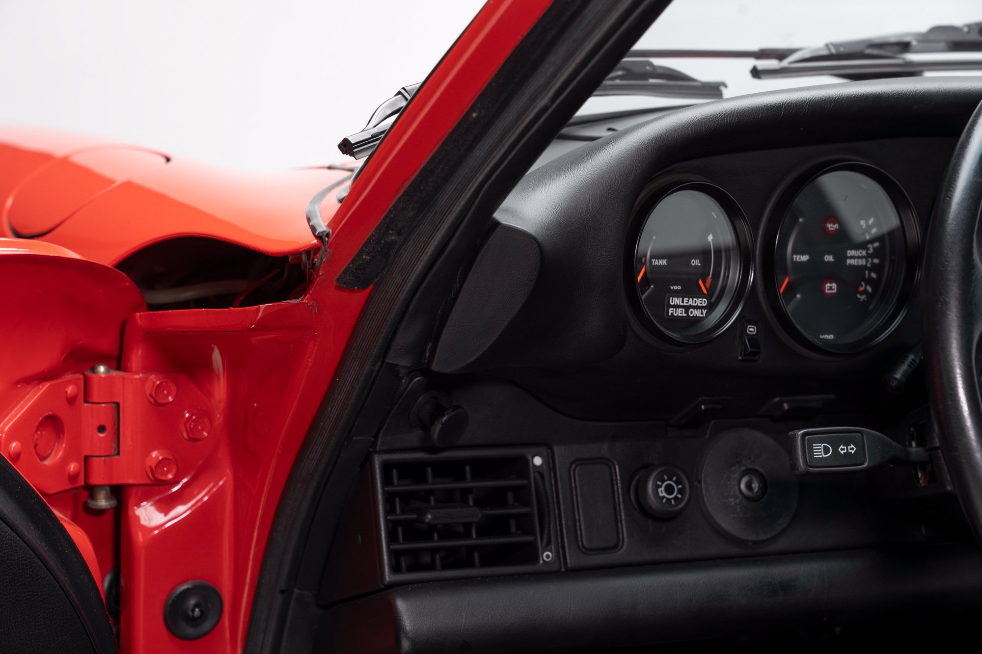 Used 1987 Porsche 911 Carrera RWD image 12