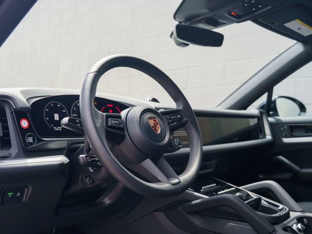 Certified 2026 Porsche Cayenne Coupe AWD/4WD image 5