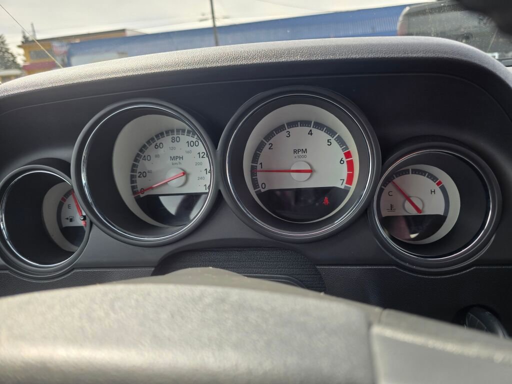 Used 2009 Dodge Challenger R/T RWD image 21