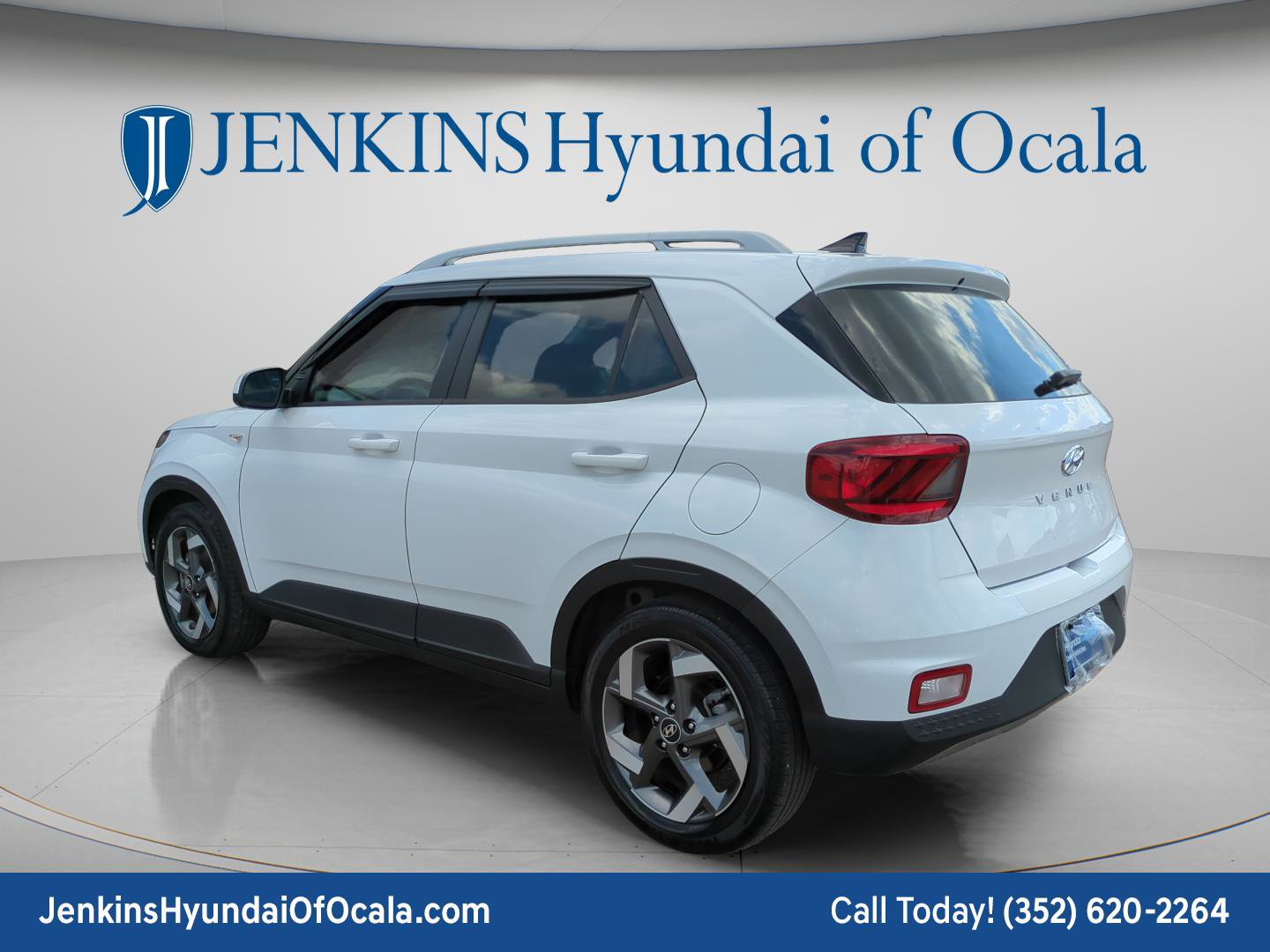 Certified 2021 Hyundai Venue SEL image 4