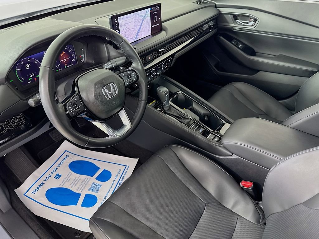 Used 2023 Honda Accord Touring image 11