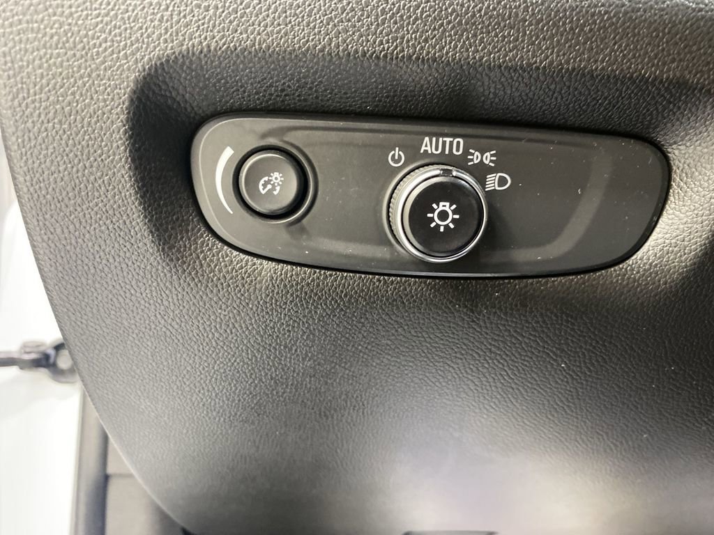 Certified 2023 Chevrolet Traverse LT FWD image 24