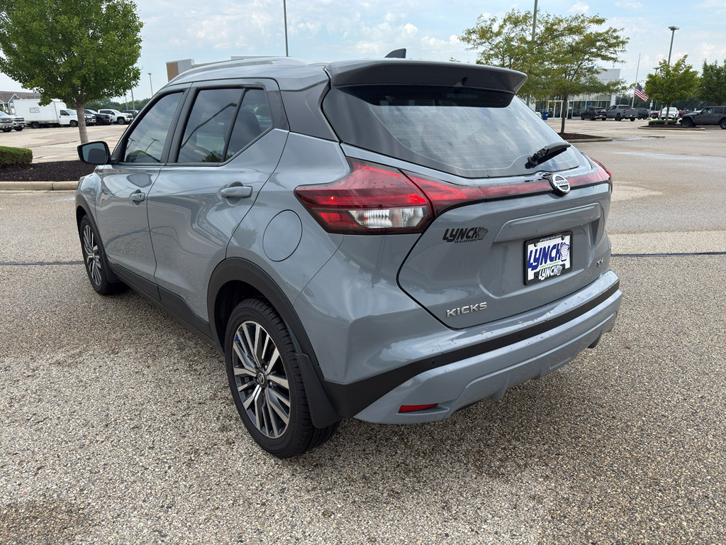 Used 2021 Nissan Kicks SV FWD image 3
