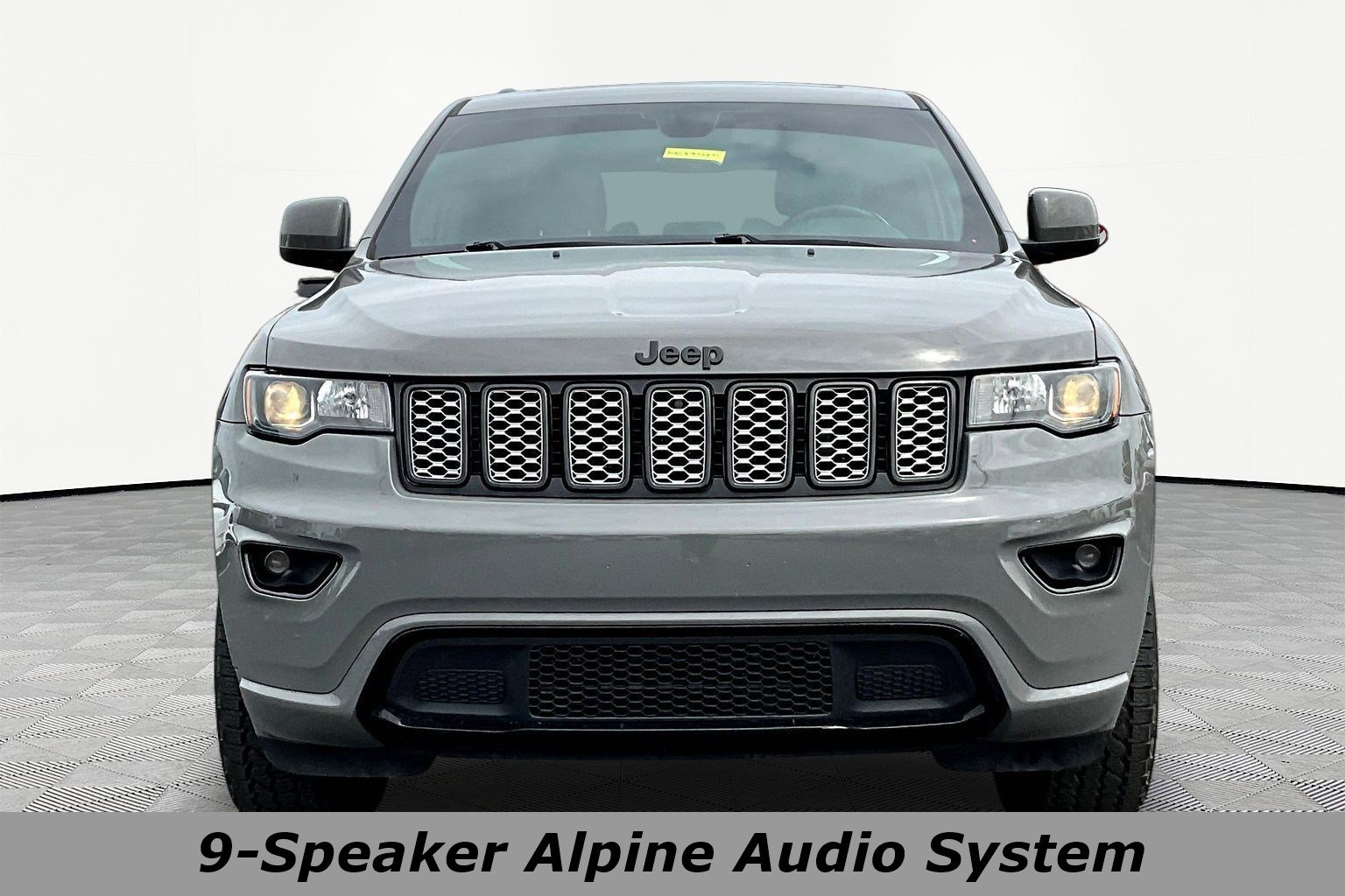 Used 2019 Jeep Grand Cherokee Altitude AWD/4WD image 2
