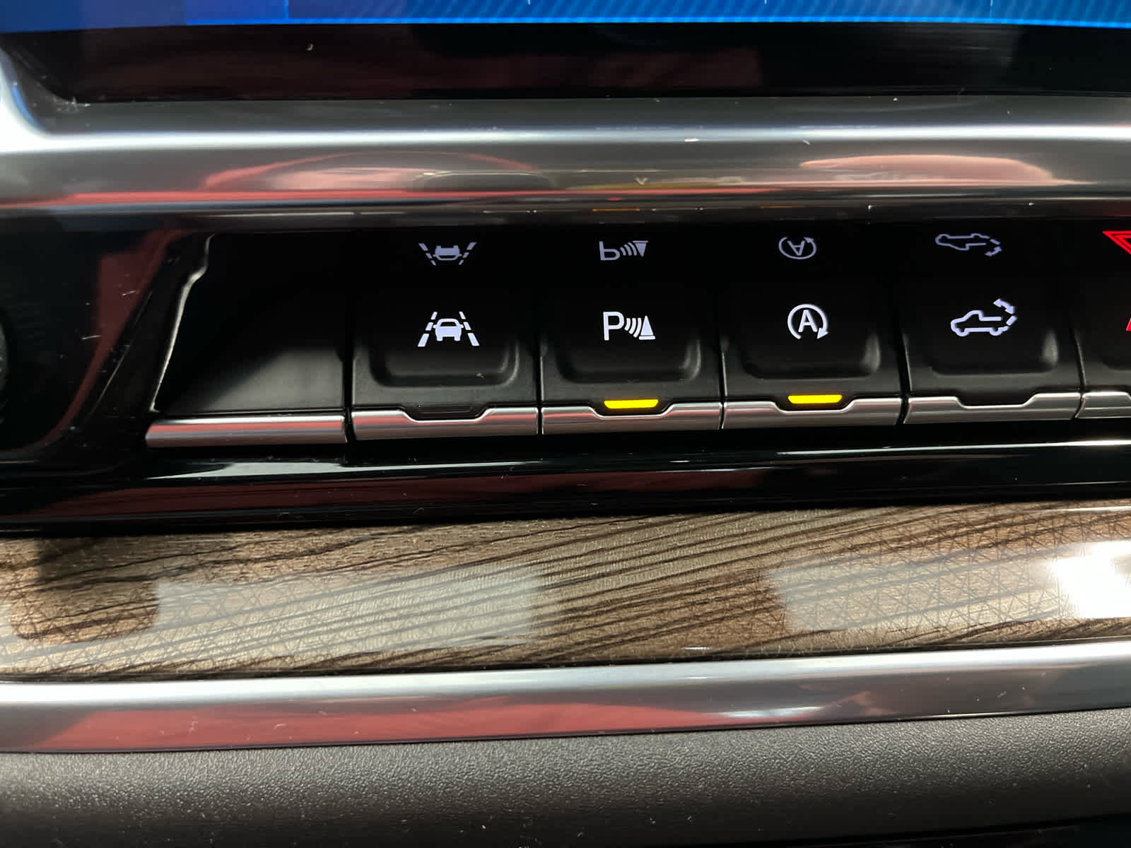 Used 2022 Chevrolet Silverado 1500 LT Trail Boss w/ LT Trail Boss Premium Package image 27